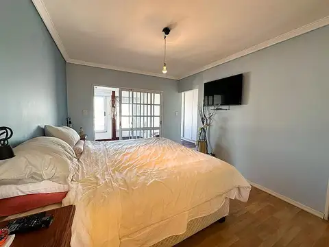 Casa 5 ambientes con 4 baños