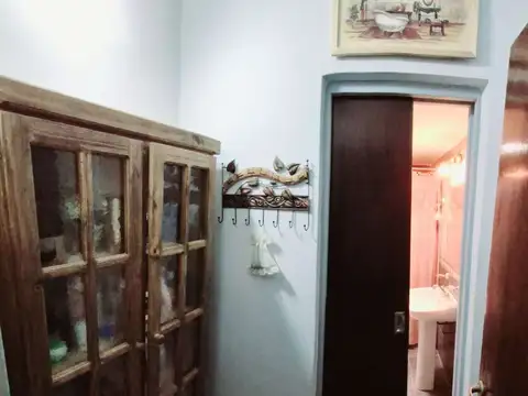 Casa 6 ambientes con 2 baños