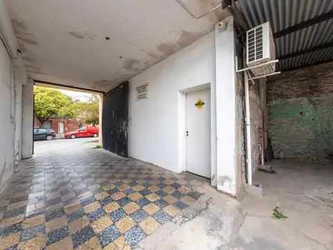 Galpon en Venta 42  mts Fondo