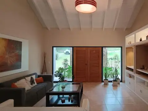 Casa en Alquiler en Salta, USD 1.600