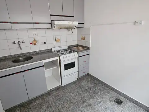 Departamento en Alquiler en Luis Agote, $ 650.000