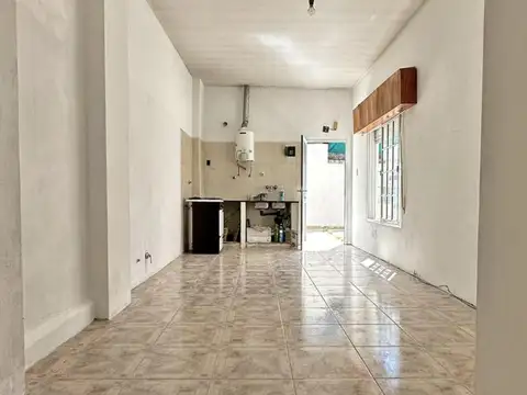 CASA DE PASILLO EN ARROYITO OPORTUNIDAD!