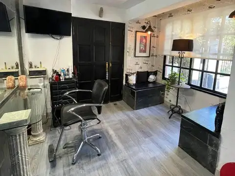 Casa mas dpto., mas local comercial en venta.