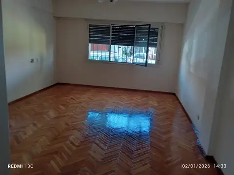 Colombia 400, Piso P.B