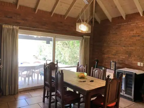 VENTA – IMPRESIONANTE CASA 5 AMBIENTES – CARDALES COUNTRY CLUB