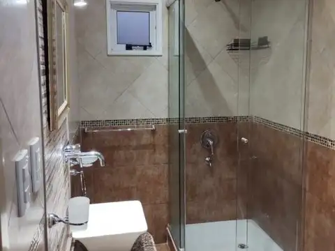PH 3 AMB. IMPECABLE - 1 piso  X ESCALERA - AVELLANEDA