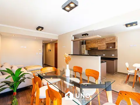 Catamarca y España - Amplio Dpto de 2 Dormitorios Externo. Cochera disponible.