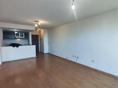 Alquiler de departamento de un dormitorio con balcón al frente sobre calle Urquiza VISTA AL RIO
