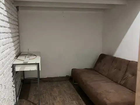 Casa de 4 ambientes de 90 m2 a 3 cdras. de Av. Maipú y próxima a la Quinta presidencial