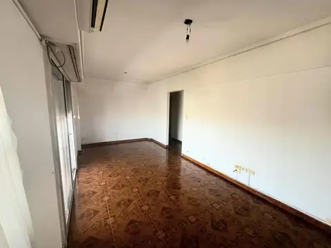 G. Mistral 2400, Piso 13