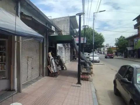 Av. Eva D. Perón 1100