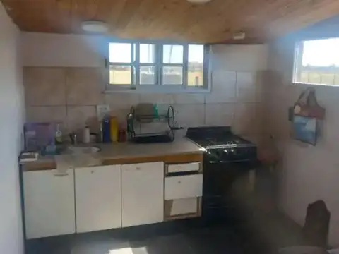 Casa 8 ambientes con 2 baños