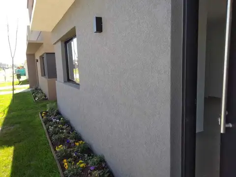 Casa en Alquiler en El Aljibe, USD 1.100