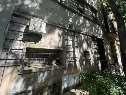 PH en venta - 4 amb en 1° piso x escalera en La Boca
