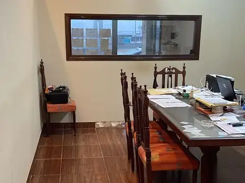 Oficina 4 ambientes con 2 baños