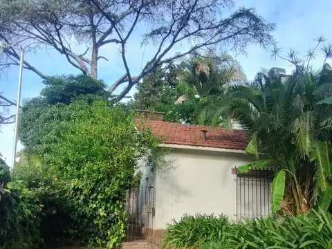 Excelente terreno zona residencial, 10 x 30 c/construccion a refaccionar apto credito