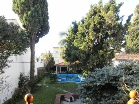 Casa 7 ambientes con 5 baños