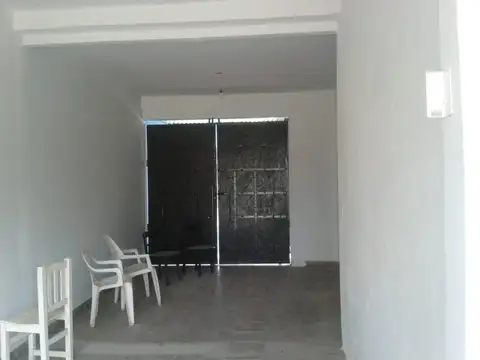 Casa 2 ambientes con 1 baño