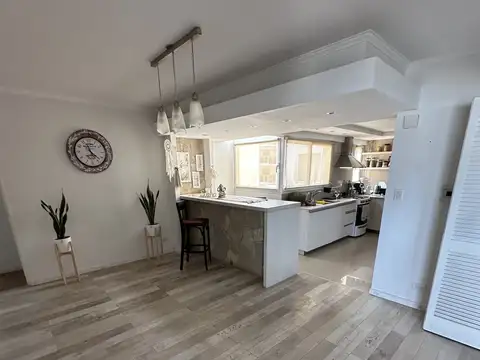 Departamento 4 ambientes con 3 baños
