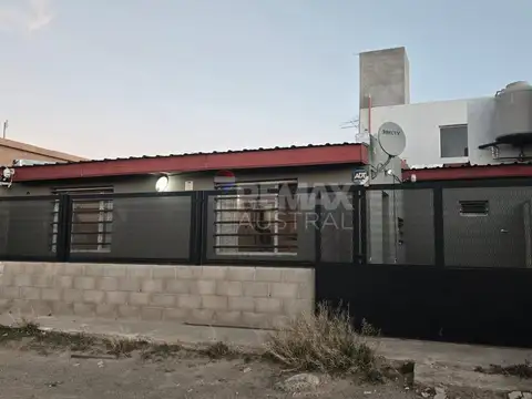 Casa en Alquiler con 1 cochera