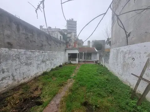 Avenida Hipolito Yrigoyen 2200
