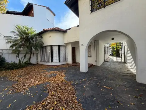 Casa en Venta con 2 cocheras