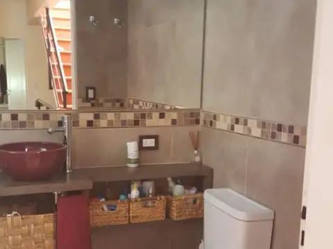 Depto Tipo Casa en Venta con 1 cocheras