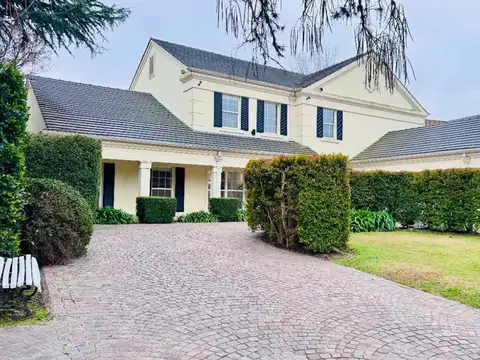 CASA EN VENTA DE 8 AMBIENTES EN LA LOMADA