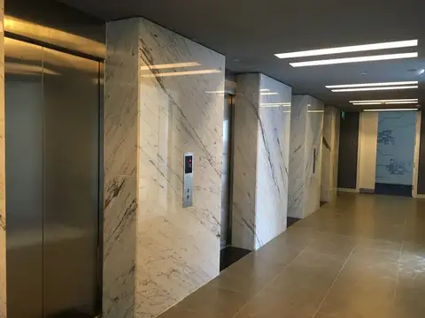 Oficina 6 ambientes con 2 baños