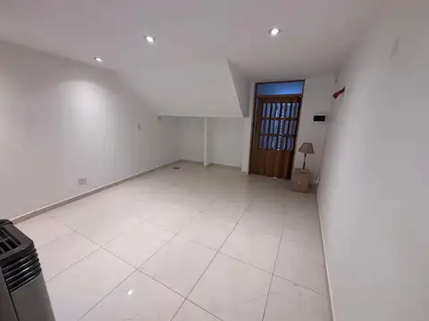 Depto Tipo Casa 4 ambientes con 1 baño