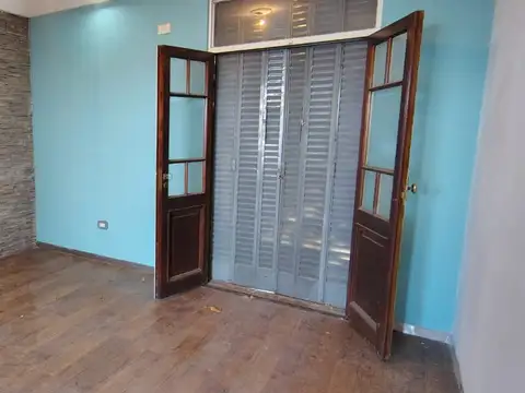 Depto Tipo Casa en Venta en Mataderos, USD 115.000