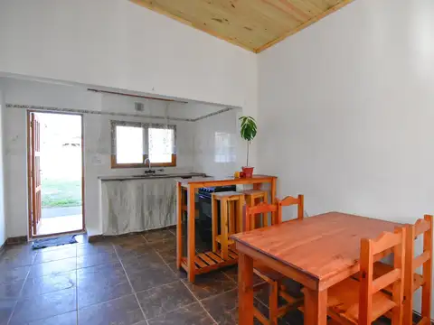 Casa 3 amb. Garage y parque-  APTO CREDITO - Gutemberg y Gral. Savio