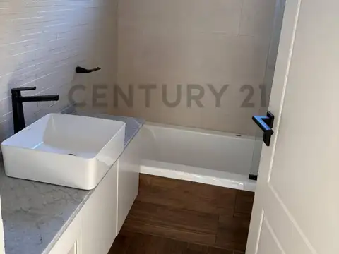 Venta Casa Muy Luminosa Acceso Rápido