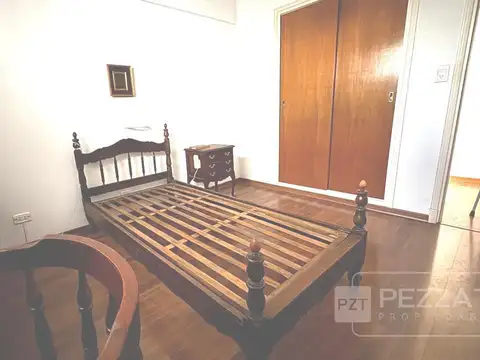 Departamento de 3 ambientes en venta. Dependencia de servicio. Z/ Plaza Mitre