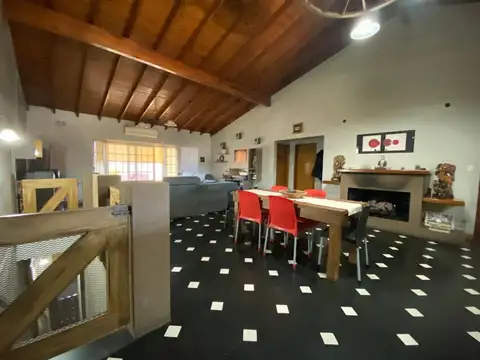 Casa 3 ambientes con 2 baños