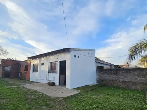 ALQUILER DOS AMBIENTES DISPONIBLE, A 100 METROS DE AV GRAHAM BELL CON AMPLIO PARQUE