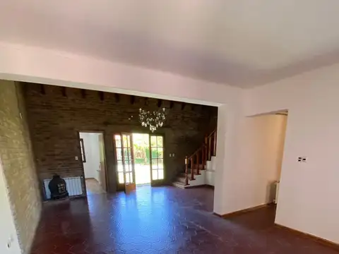 Casa 5 ambientes con 3 baños