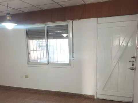 Depto Tipo Casa en Alquiler de 3 ambientes