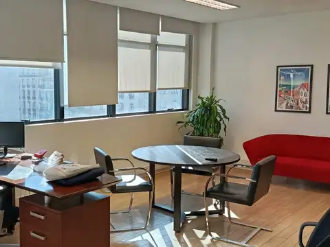 Paraná 1073, esquina Av. Santa Fé