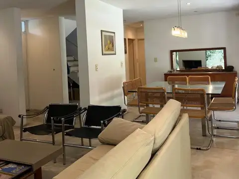 Casa 7 ambientes con 4 baños