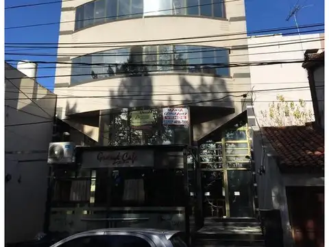 OFICINA CON DIVISORES (3)