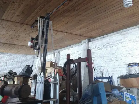 Galpon en venta + casa