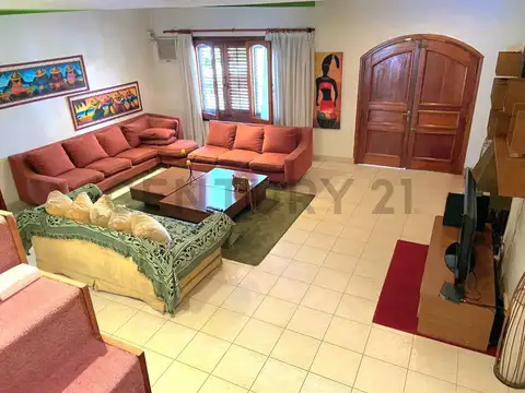 Casa 4 ambientes con 3 baños