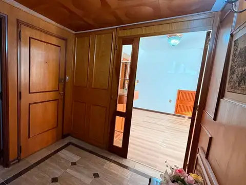 Departamento 6 ambientes con 2 baños