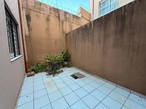 VENTA / DEPARTAMENTO 2 DORMITORIOS /COCHERA /PATIO