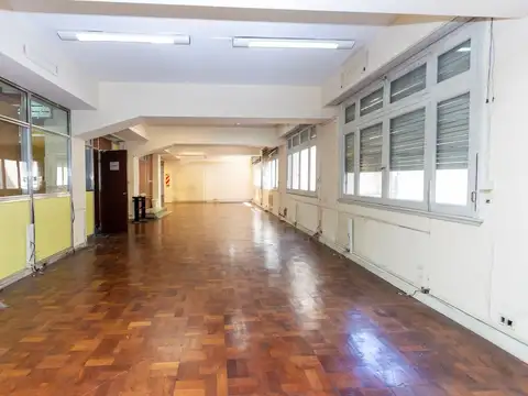 AV.PRESIDENTE BARTOLOME MITRE 700