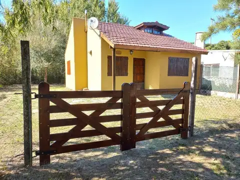 Casa 4 ambientes con 1 baño