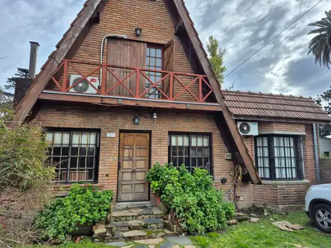 CASA ALPINA EN ITUZAINGÓ NORTE - EXCELENTE UBICACIÓN