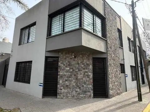 Hermoso Departamento en venta de 4 ambientes en planta baja, Bernal