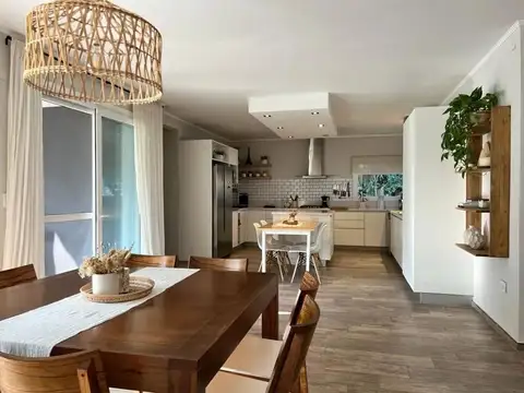 Casa en Venta en Lujan, USD 430.000